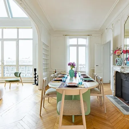 Luxurious Apartment Trio *