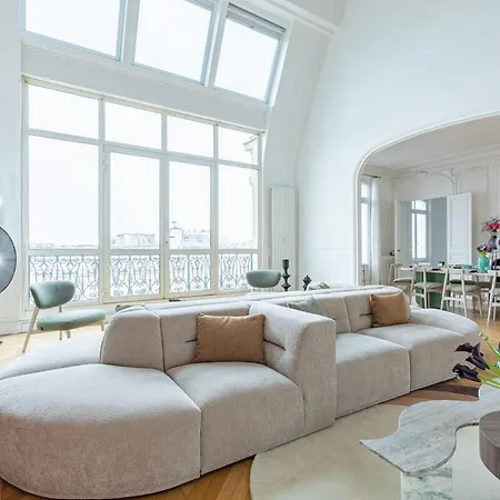 Luxurious Apartment Trio