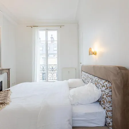 Luxurious Apartment Trio *