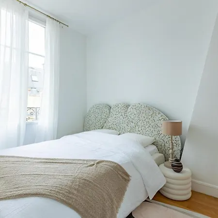 Luxurious Apartment Trio *